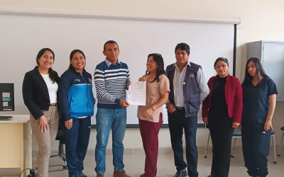 Entrega del Convenio entre el Hospital de Apoyo de Cangallo y el IESPP Benigno Ayala Esquivel